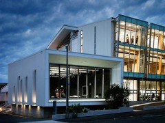 尼尔森理工学院校园环境 尼尔森理工学院校园环境